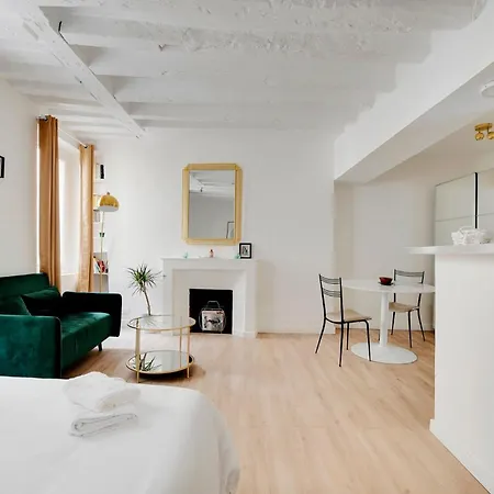 Apartment Saint Placide Cannette