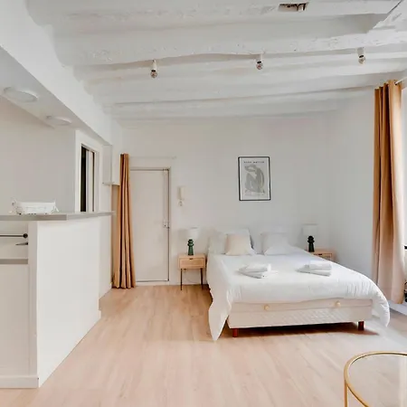 Apartment Saint Placide Cannette